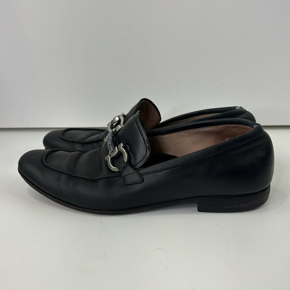Salvatore Ferragamo Men's Black Leather Loafer Shoe - Picture 5 of 12